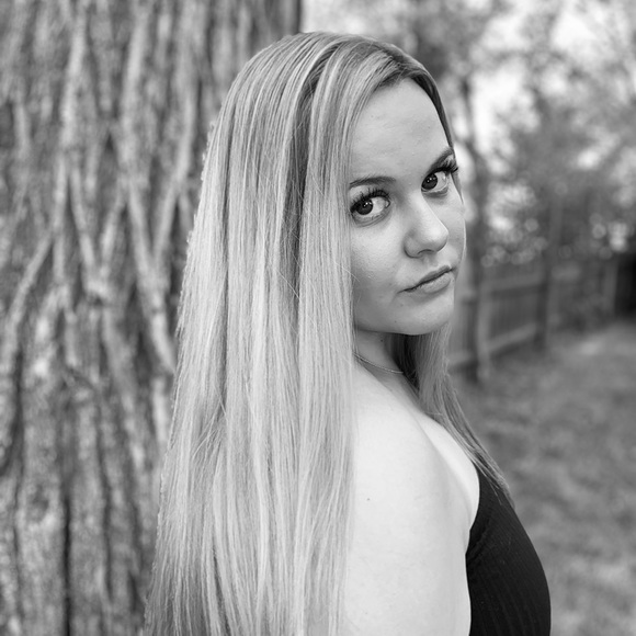 Meet your Posher, Natalia - Picture 2 of 2